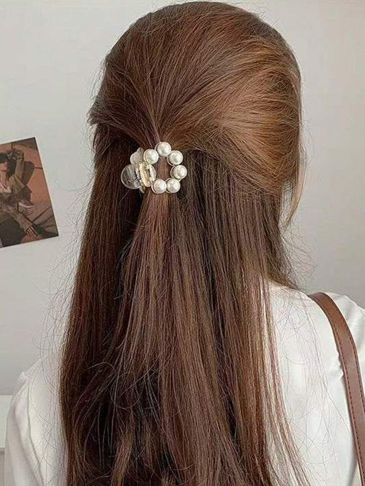 Lille Lys Hårklemme med Hvide Perler 