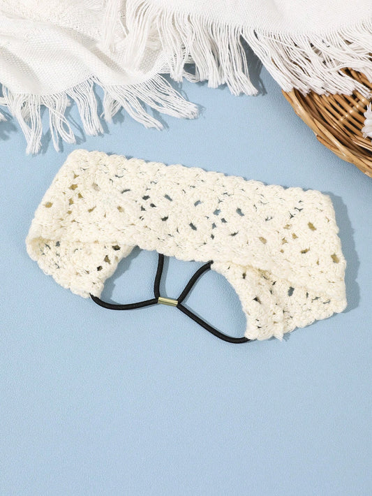 Crocheted Hairband with Pattern in Cream
