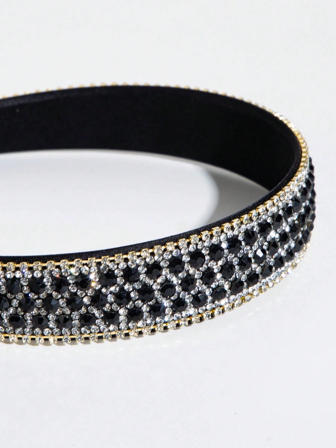 Hårbøjle med Glansfulde Perler i Sort & Sølv