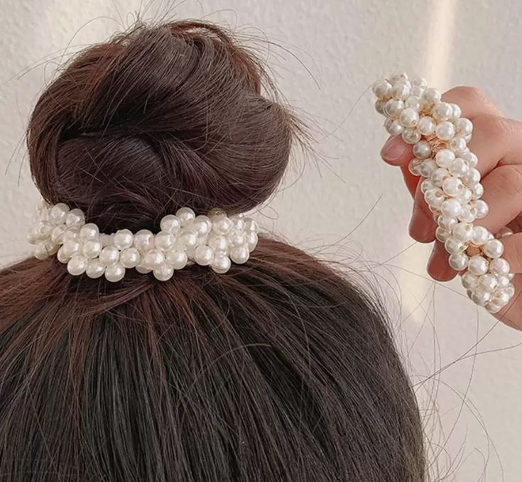 3 Hair Scrunchies with Pearls - in White