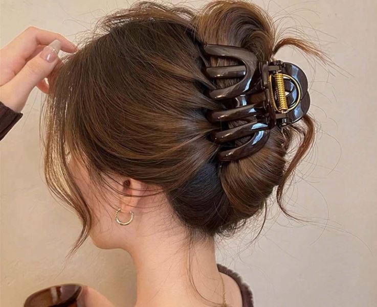 Large Hair Clip in Brown