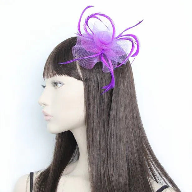 Fascinator (Hat) med Blomst og Fjer