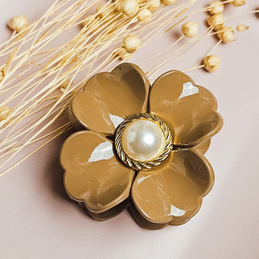 Brun Hårklemme i Blomster-Design med Perle