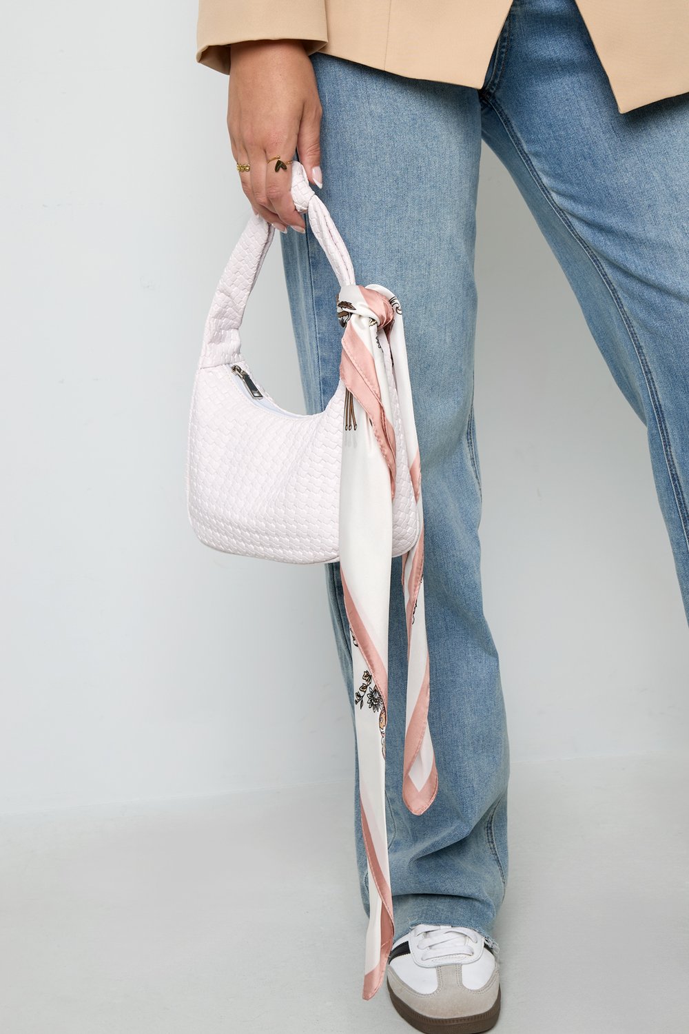 Tørklæde med Mønsterprint - i Rosa