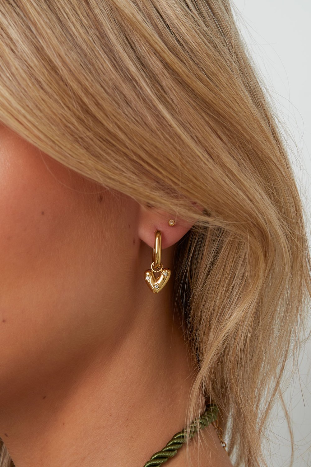 Forgyldte Øreringe med Hjerte Charms