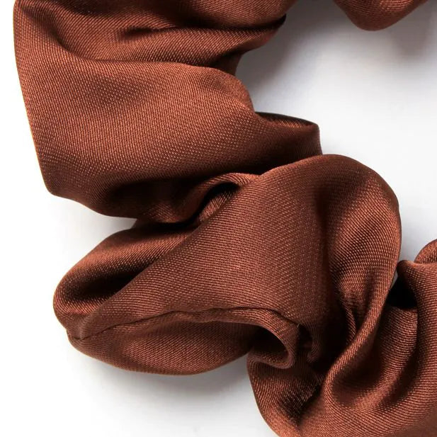 Sæt med 3 Scrunchies i Brune Farver 