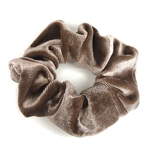 Stor Scrunchie Hårelastik i Blødt Velour - i Mørk Beige - SofiaGaver.dk