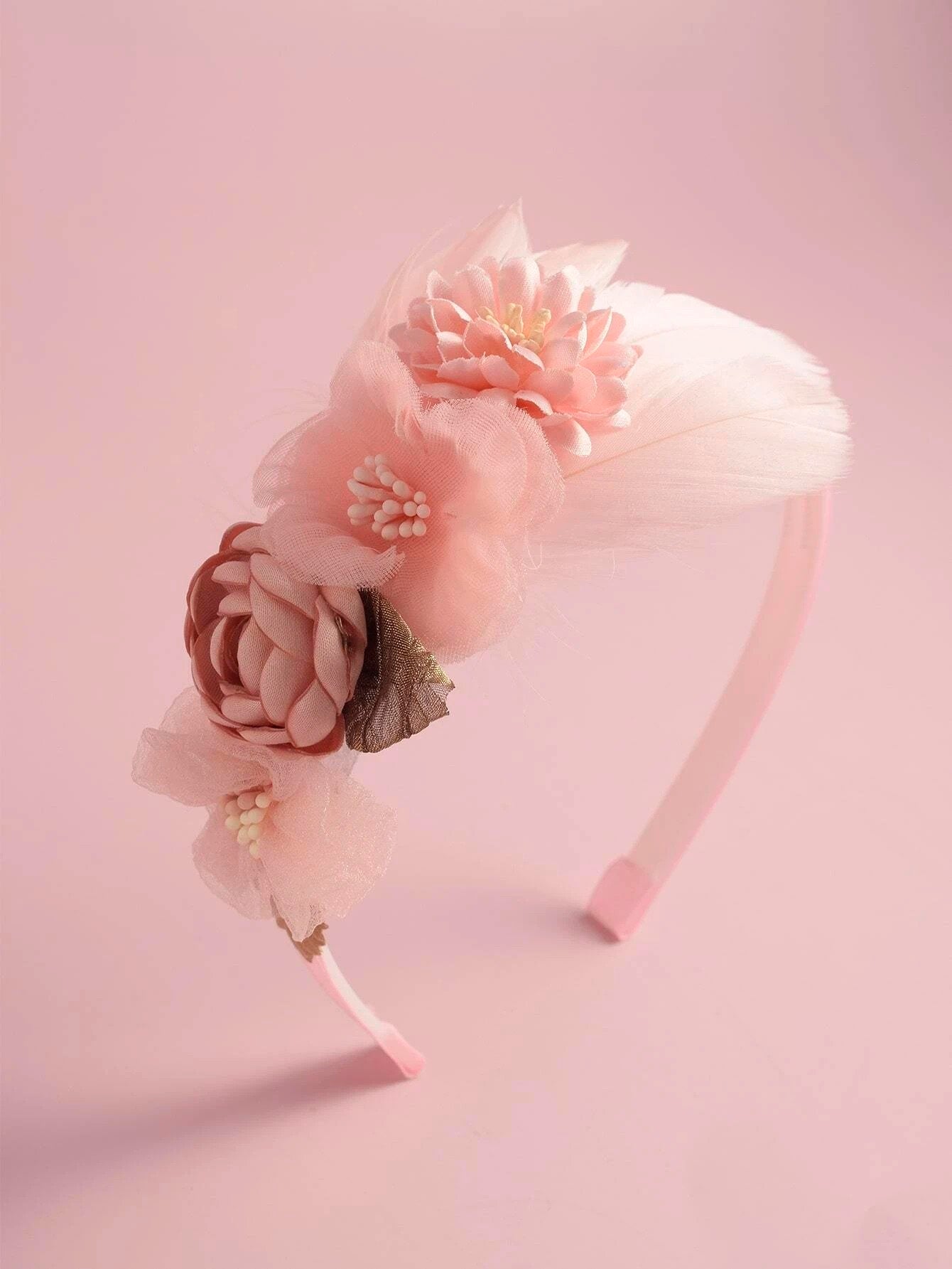 Smuk Hårbøjle med Blomster & Fjer - i Lyserøde Farver - SofiaGaver.dk